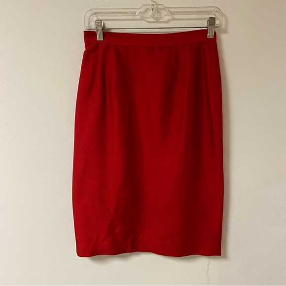 unbranded Dresses & Skirts - Vintage women’s skirt 100% silk Christmas red size 6